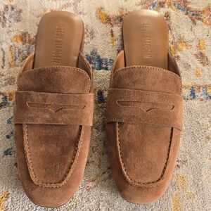 Steve Madden Tan Suede Women's Size 7.5 Slip-Ons Simple Comfort New